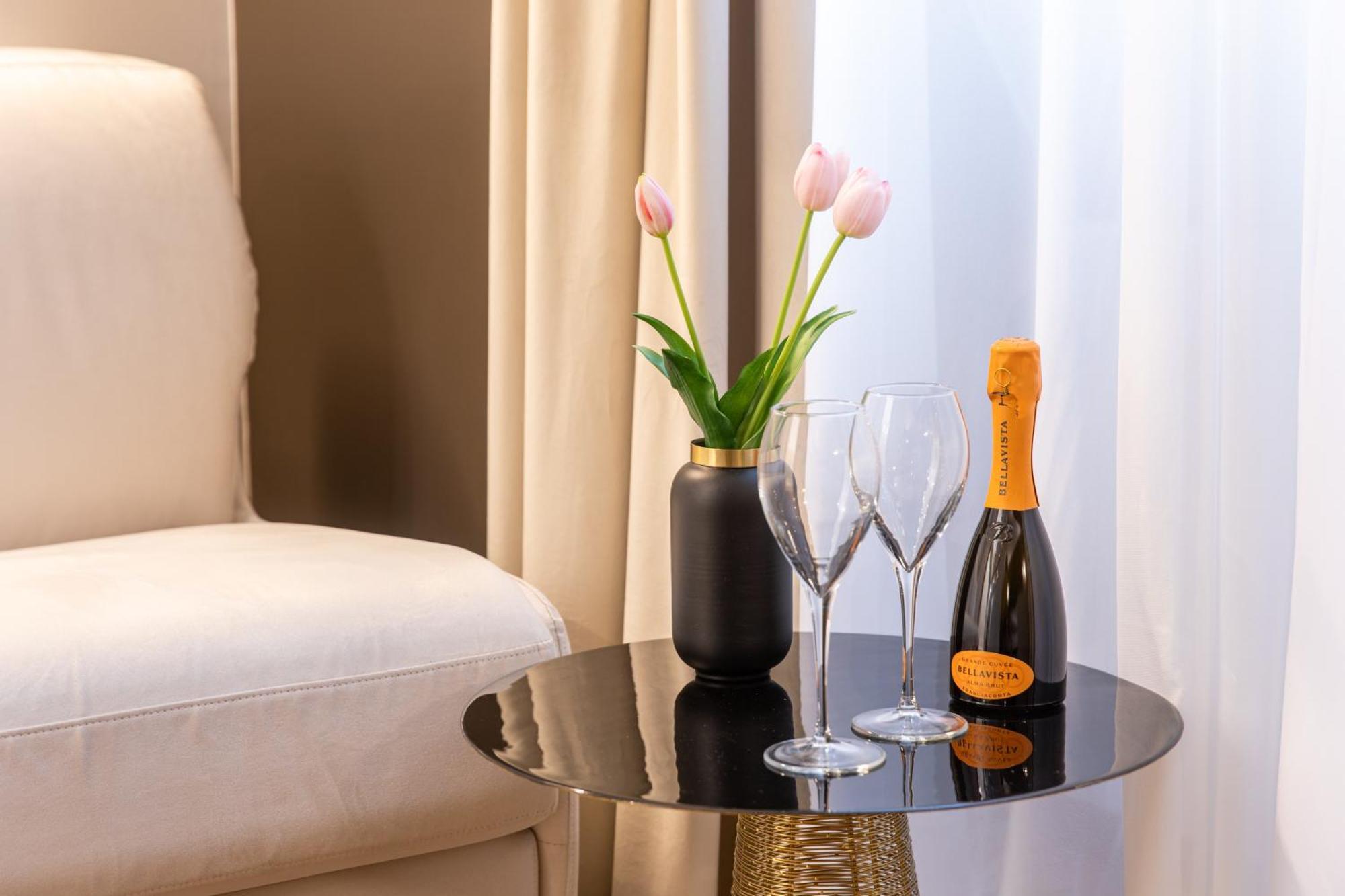 The Dream Suites Milano Esterno foto